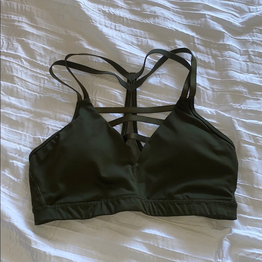 VS strappy sports bra